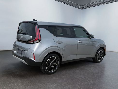 Used 2023 Kia Soul EX FWD image 3