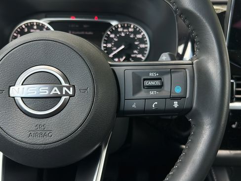 Used 2025 Nissan Pathfinder SV w/ Black Appearance Package FWD image 30
