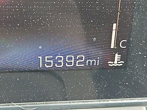 Used 2024 Chevrolet Trax LT w/ Sunroof Package image 18