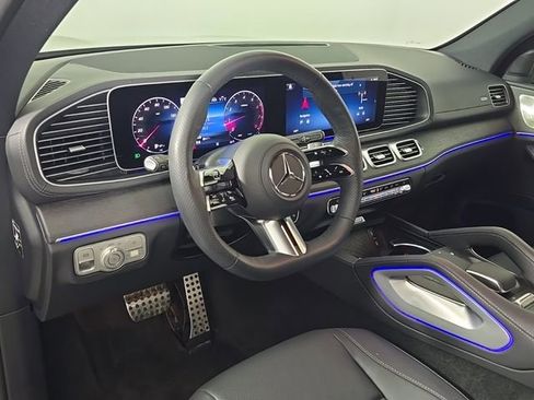 Used 2026 Mercedes-Benz GLS 450 4MATIC image 4