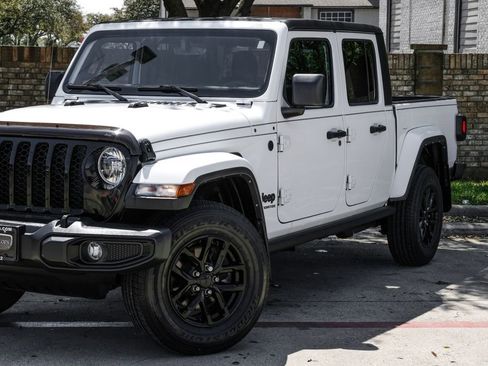 Used 2022 Jeep Gladiator Sport image 13