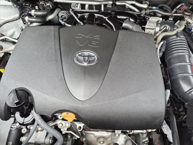 Used 2020 Toyota Highlander XLE AWD/4WD image 25
