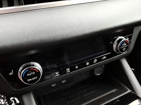 Used 2025 Mitsubishi Outlander SE FWD image 27