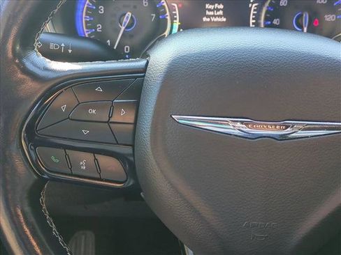 Used 2021 Chrysler Pacifica Touring w/ S Appearance Package FWD image 29