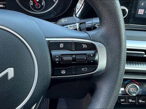 Used 2022 Kia K5 LXS image 11