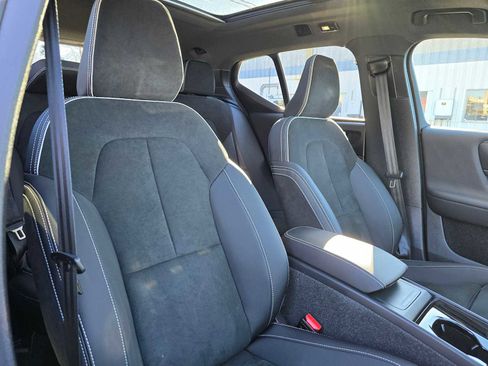 Used 2023 Volvo XC40 Recharge Ultimate image 12