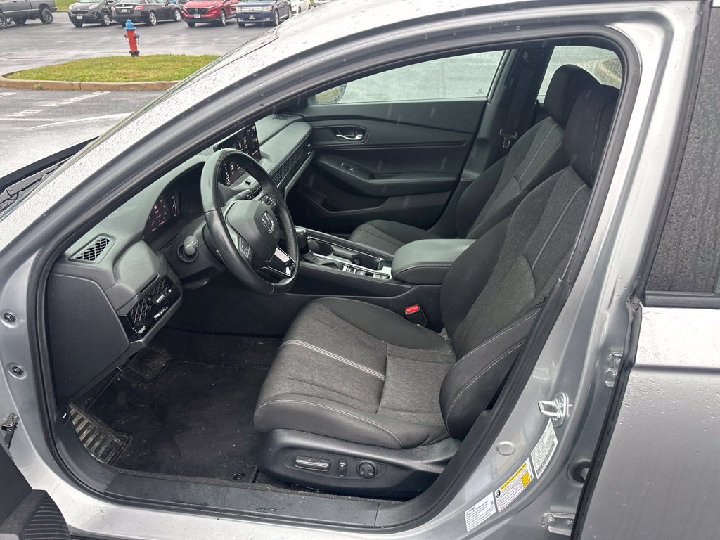 Used 2024 Honda Accord Sport image 9