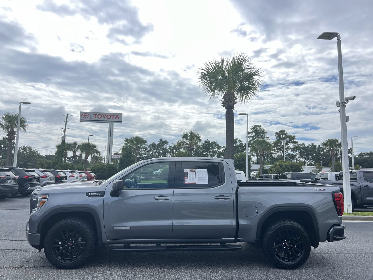 Used 2021 GMC Sierra 1500 Elevation w/ Preferred Package AWD/4WD image 7