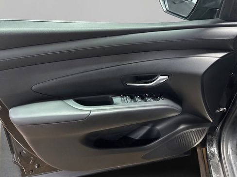 Certified 2025 Hyundai Tucson SE image 23