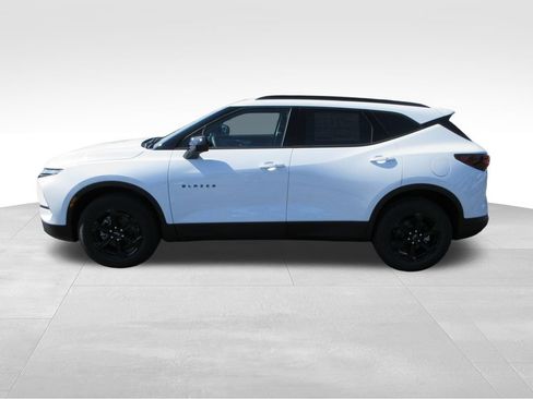 New 2026 Chevrolet Blazer LT w/ Convenience Package FWD image 2