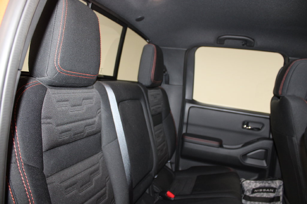 Used 2025 Nissan Frontier PRO-4X AWD/4WD image 21