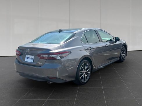 Used 2021 Toyota Camry XLE AWD/4WD image 5