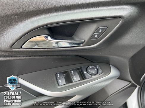 Certified 2025 Chevrolet Trax RS w/ Driver Confidence Package FWD image 22