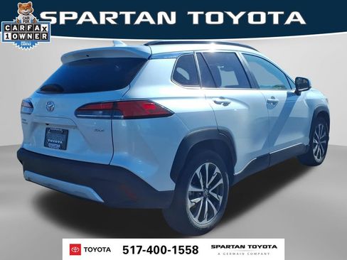 Used 2023 Toyota Corolla Cross XLE FWD image 6