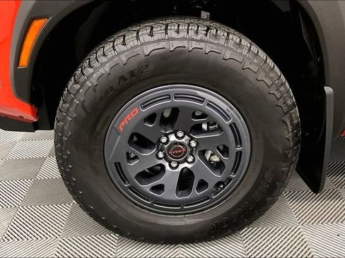 Used 2025 Nissan Frontier PRO-4X w/ Pro Convenience Package image 9