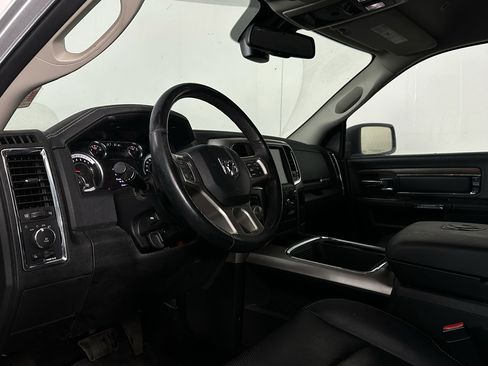 Used 2017 RAM 1500 Laramie w/ Convenience Group AWD/4WD image 3