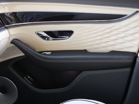 New 2026 Bentley Flying Spur Azure image 14