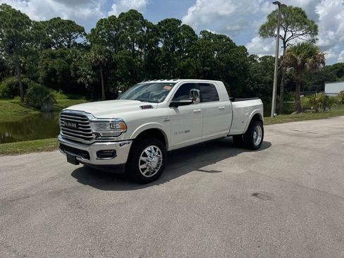 Used 2019 RAM 3500 Limited image 3