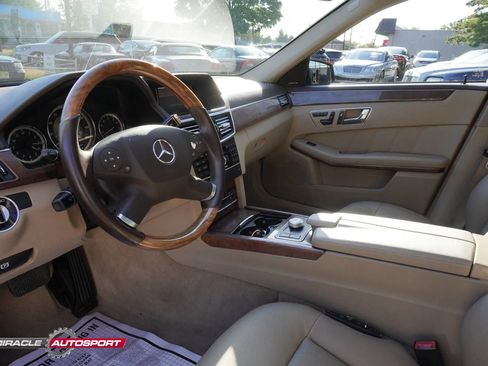 Used 2011 Mercedes-Benz E 350 4MATIC Wagon image 21
