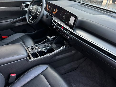 Used 2024 Kia Sorento S w/ Panoramic Sunroof Package image 16