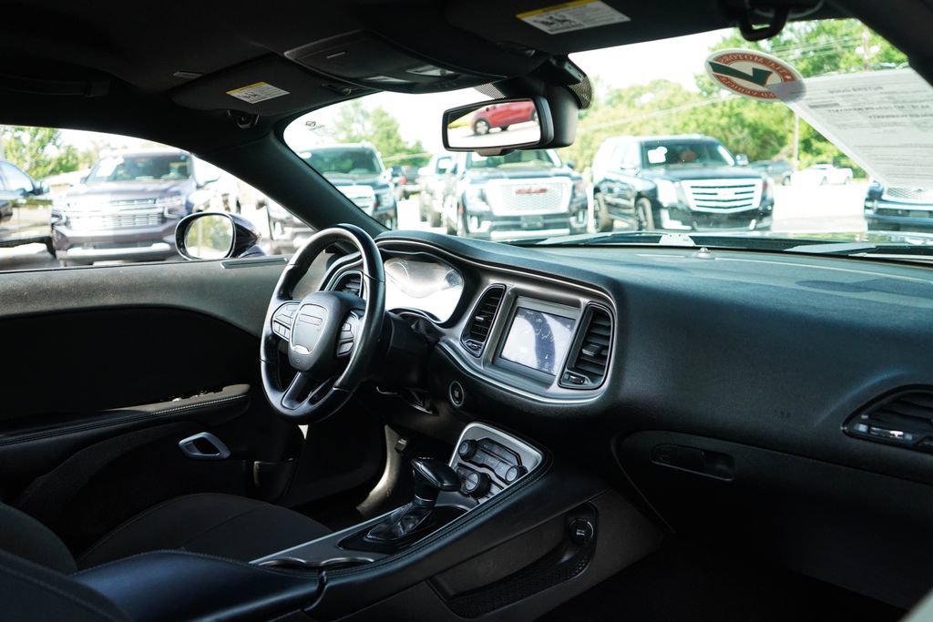 Used 2022 Dodge Challenger GT RWD image 9