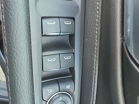 Used 2022 GMC Yukon XL Denali w/ Advanced Technology Package AWD/4WD image 15