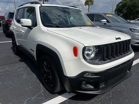 Used 2017 Jeep Renegade Altitude FWD image 1