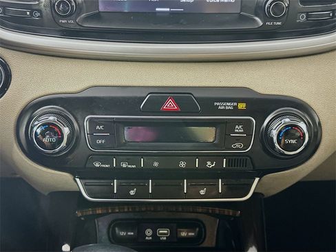 Used 2020 Kia Sorento EX image 18