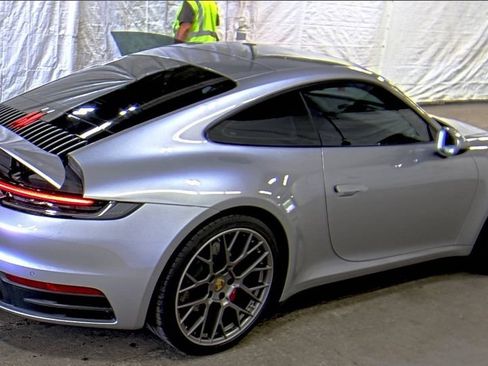 Used 2022 Porsche 911 Carrera S RWD image 2