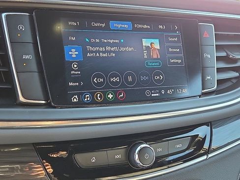 Used 2022 Buick Enclave Essence image 20