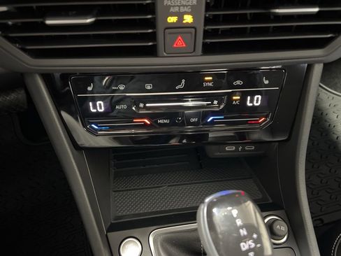 New 2025 Volkswagen Jetta SE image 32