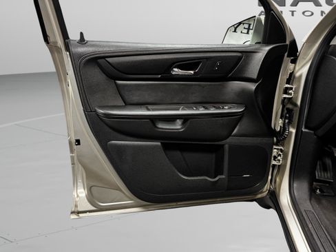 Used 2016 Chevrolet Traverse LT image 32