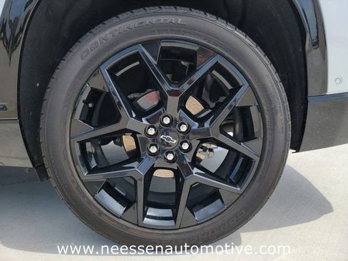Used 2024 Chevrolet Traverse RS w/ LPO, Floor Liner Package FWD image 32