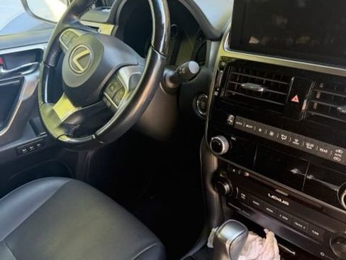 Used 2022 Lexus GX 460 Premium w/ Premium Package AWD/4WD image 2
