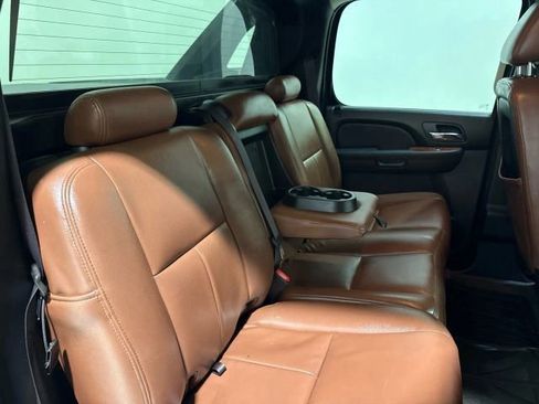 Used 2013 Chevrolet Avalanche LS image 23