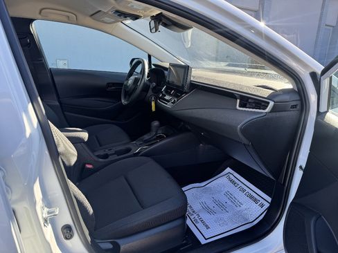 Used 2025 Toyota Corolla LE image 11