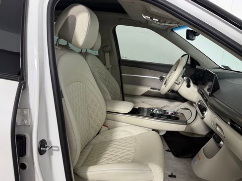 Used 2023 Genesis GV60 Performance image 35