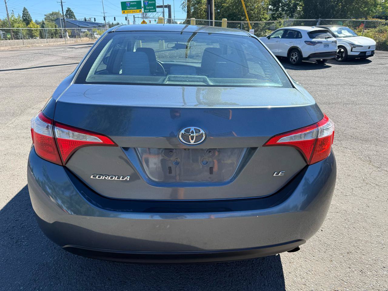 Used 2015 Toyota Corolla LE FWD image 5