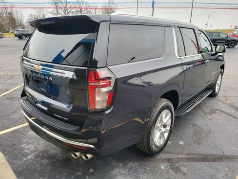 Used 2024 Chevrolet Suburban Premier w/ Premium Package image 19