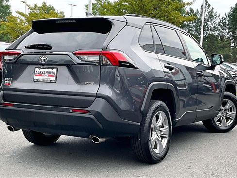Used 2024 Toyota RAV4 XLE FWD image 12
