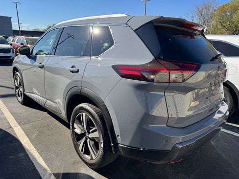 Used 2024 Nissan Rogue SL image 7