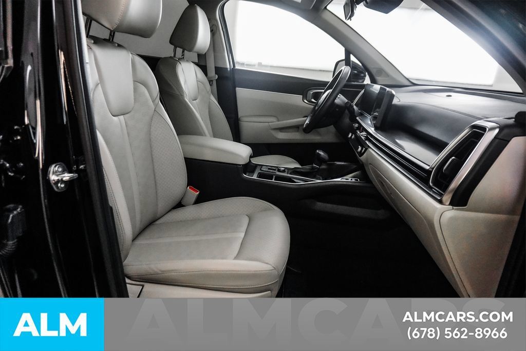 Used 2025 Kia Sorento S w/ Panoramic Sunroof Package FWD image 14