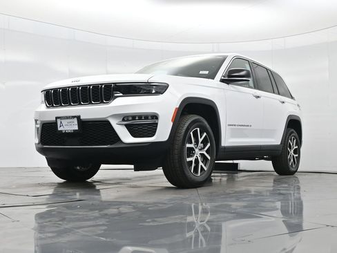 New 2025 Jeep Grand Cherokee Limited image 45