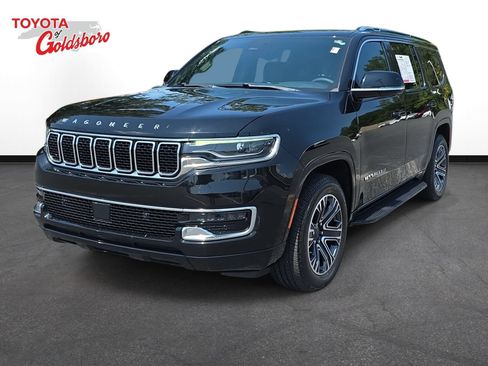 Used 2023 Jeep Wagoneer 4WD w/ Premium Group I image 1