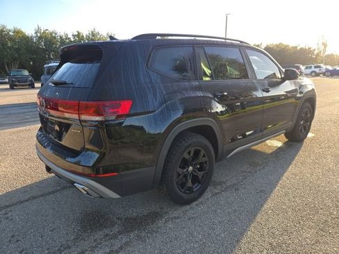 Used 2024 Volkswagen Atlas Peak Edition SEL AWD/4WD image 5