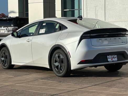 New 2026 Toyota Prius Plug-In Hybrid image 6