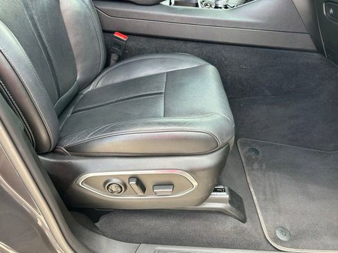 Used 2024 Jeep Wagoneer Series III AWD/4WD image 46