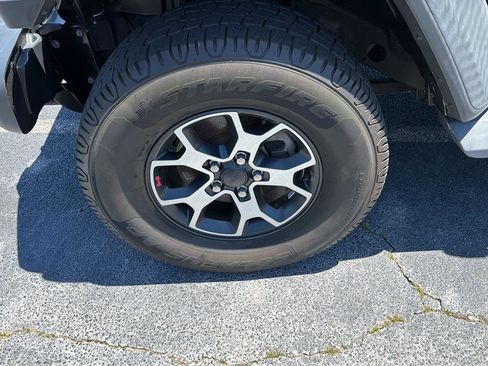 Used 2019 Jeep Wrangler Unlimited Rubicon AWD/4WD image 9