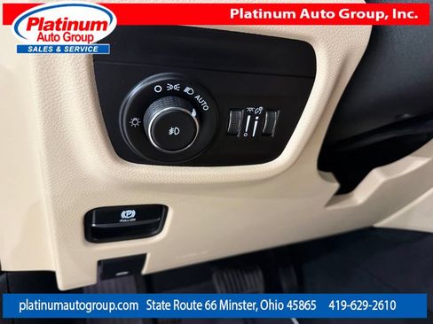 Used 2023 Jeep Grand Cherokee Limited AWD/4WD image 22