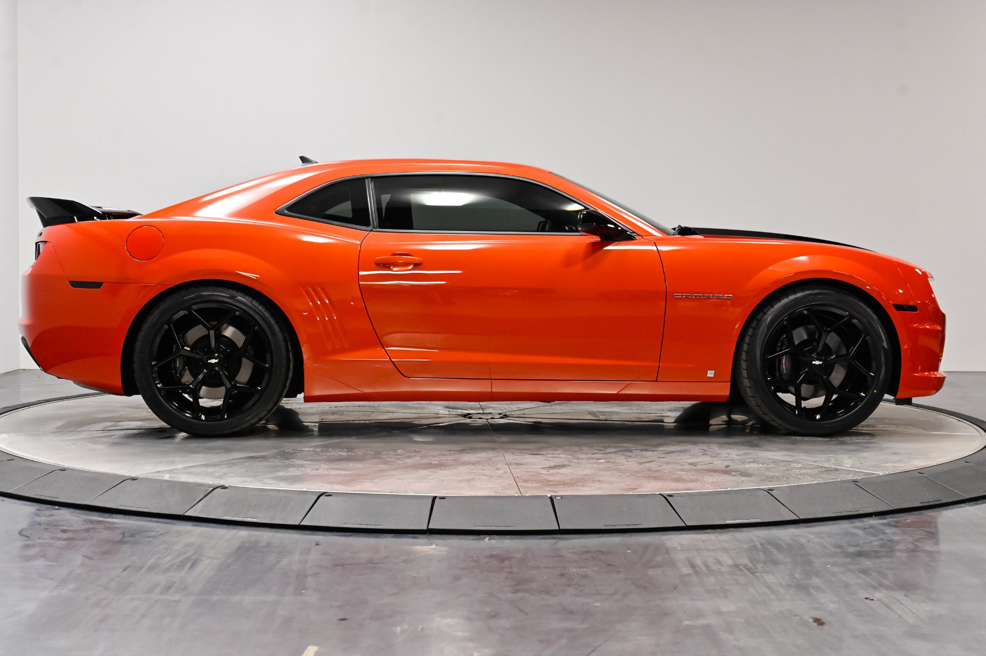 Used 2010 Chevrolet Camaro SS w/ RS Package RWD image 12